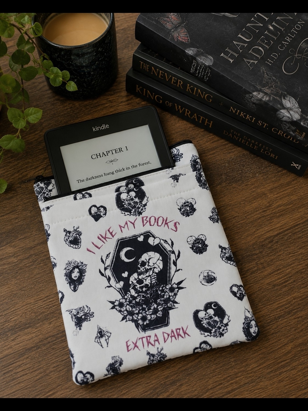 Kindle Sleeve Pouch — White "I Like My Books Extra Dark"